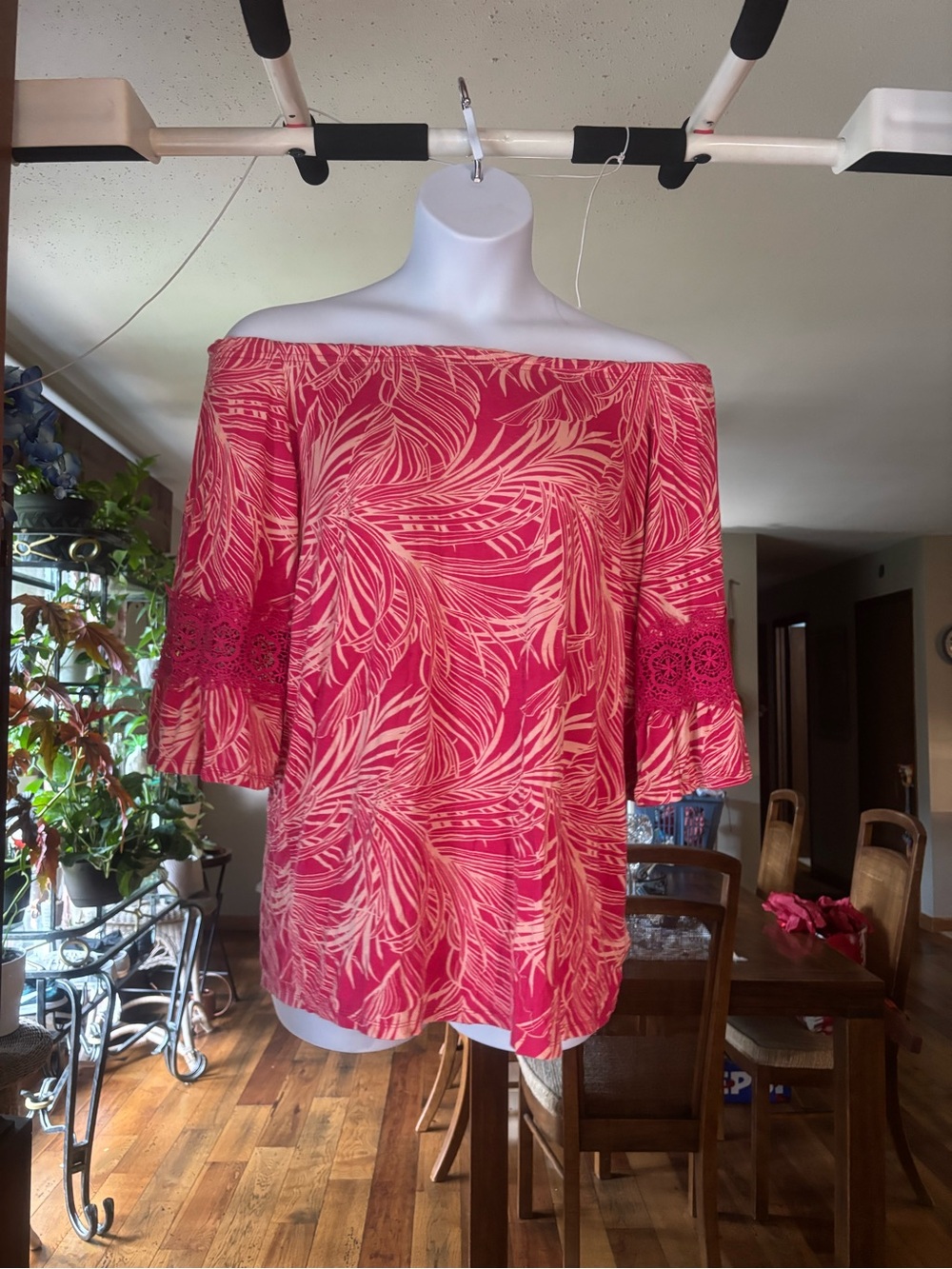 Greige Butter Soft Viscose Off-Shoulder Pink Leaf Print Women's Top Size M